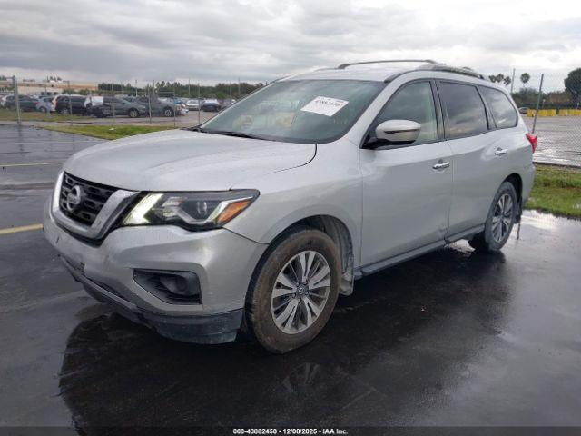 Nissan Pathfinder S 2wd Image 6