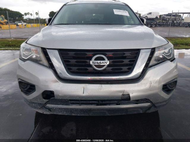 Nissan Pathfinder S 2wd Image 10