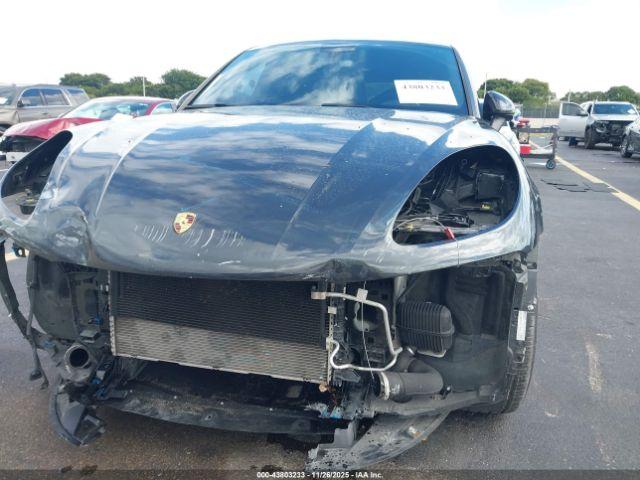 Porsche Macan Image 11