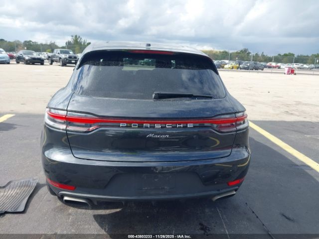 Porsche Macan Image 2