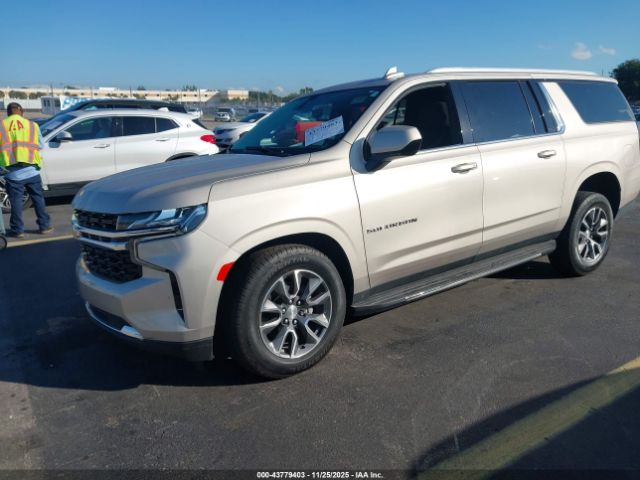 Chevrolet Suburban 2wd Ls Image 17