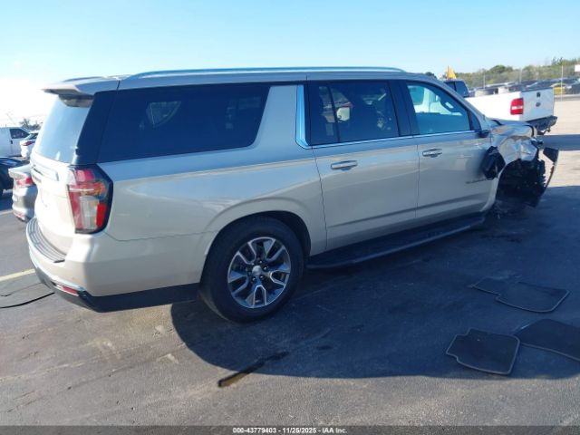 Chevrolet Suburban 2wd Ls Image 3