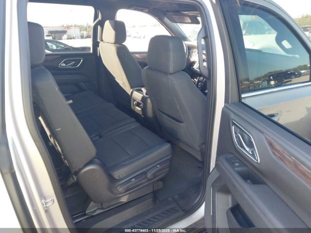 Chevrolet Suburban 2wd Ls Image 6