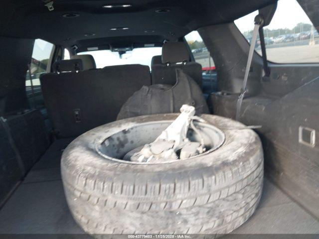 Chevrolet Suburban 2wd Ls Image 11