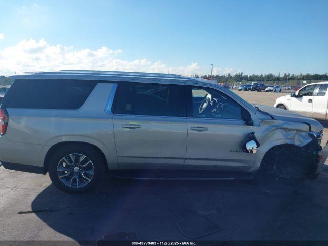 Chevrolet Suburban 2wd Ls Image 12