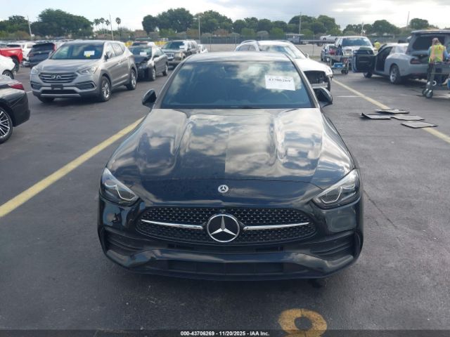 Mercedes-Benz C-Class Image 17