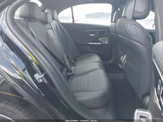 Mercedes-Benz C-Class Image 6