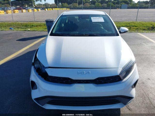 Kia Forte Lxs Image 12