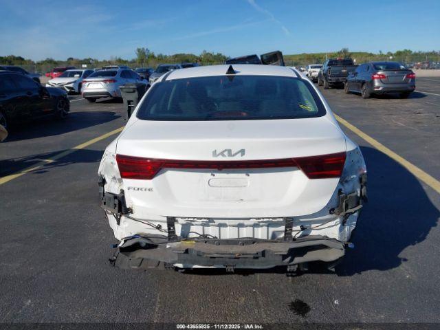 Kia Forte Lxs Image 16