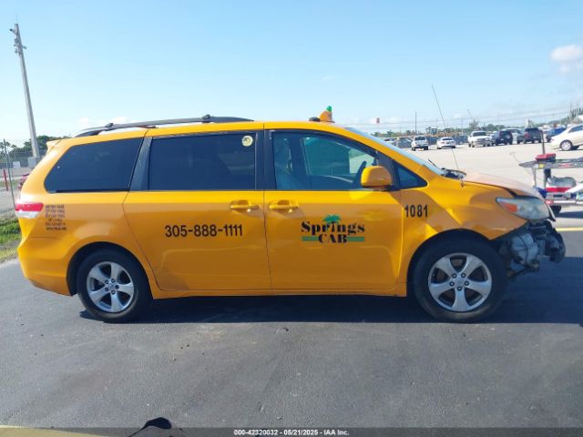 Toyota Sienna Le V6 8 Passenger Image 5