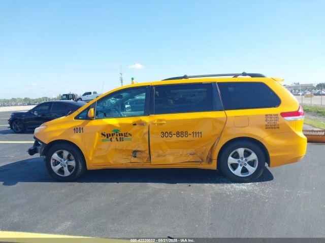 Toyota Sienna Le V6 8 Passenger Image 9