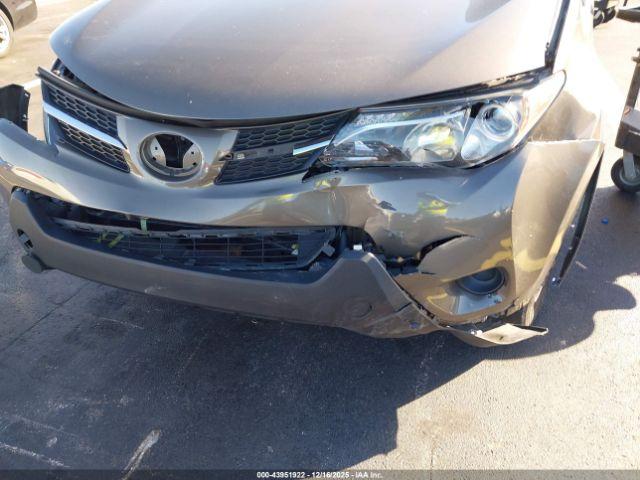 Toyota RAV4 Le Image 3