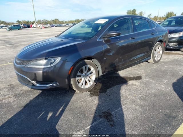 Chrysler 200 Limited Image 11