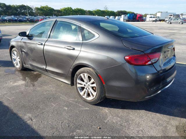 Chrysler 200 Limited Image 12