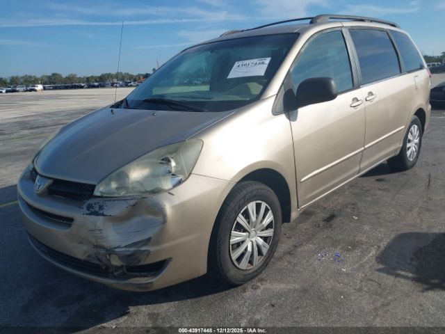 Toyota Sienna Le Image 10