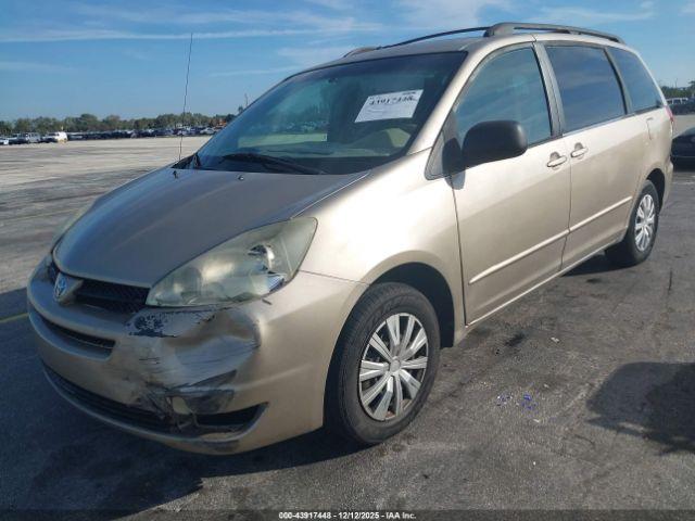 Toyota Sienna Le Image 10