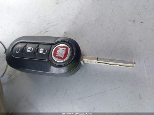 FIAT 500c Lounge Image 10