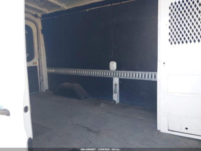 Ford Transit Image 10