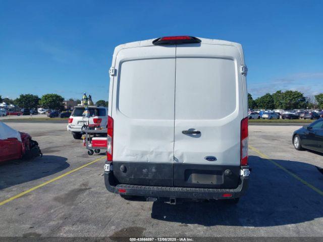 Ford Transit Image 14