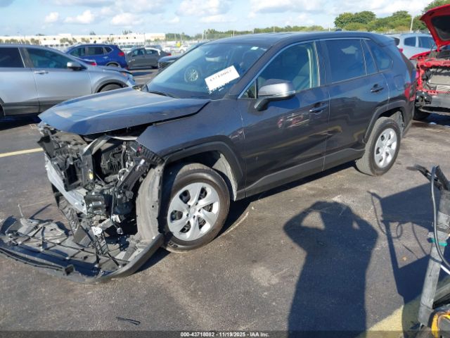 Toyota RAV4 Le Image 5