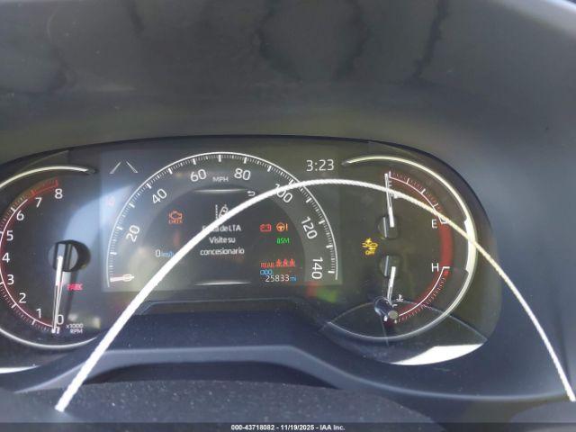 Toyota RAV4 Le Image 11