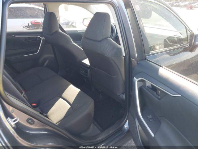 Toyota RAV4 Le Image 14