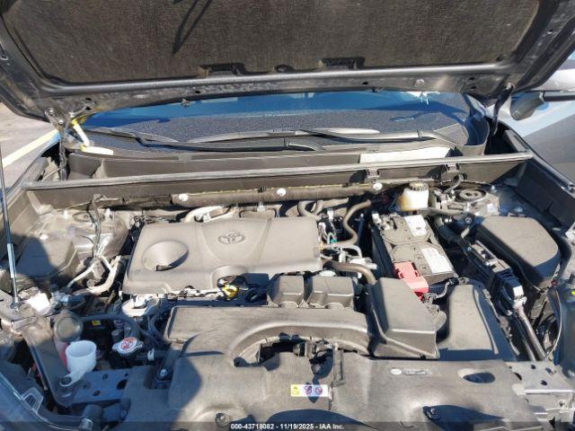 Toyota RAV4 Le Image 7