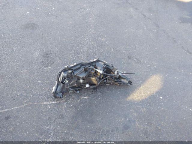 Toyota RAV4 Le Image 6