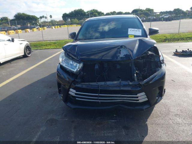 Toyota Highlander Le Image 15