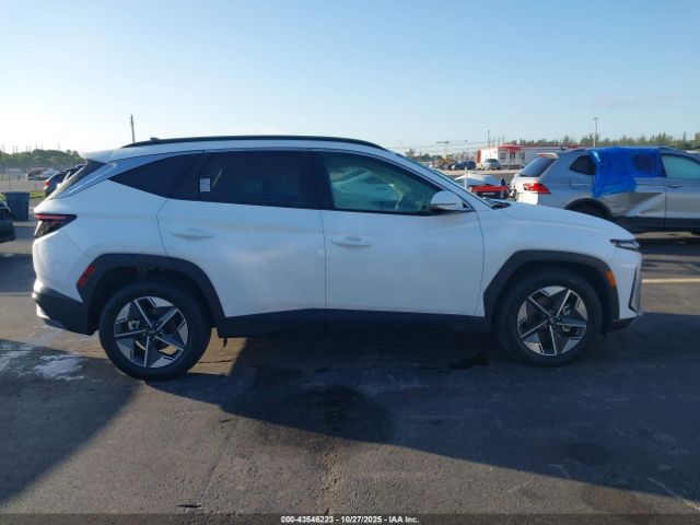 Hyundai TUCSON Sel Convenience Image 16