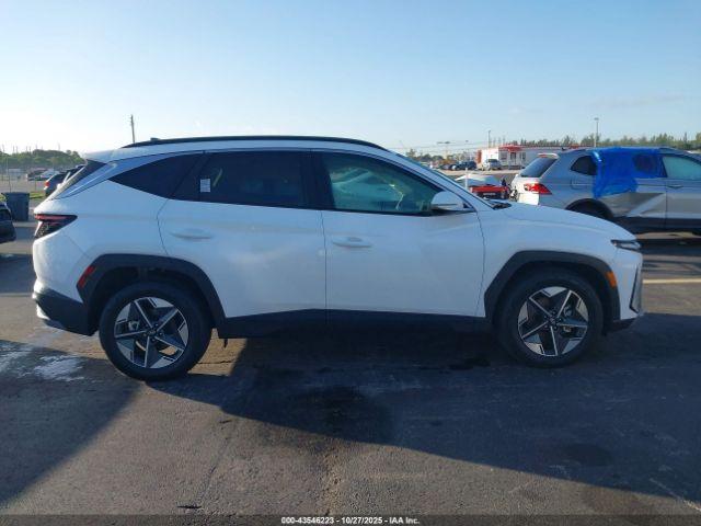 Hyundai TUCSON Sel Convenience Image 16