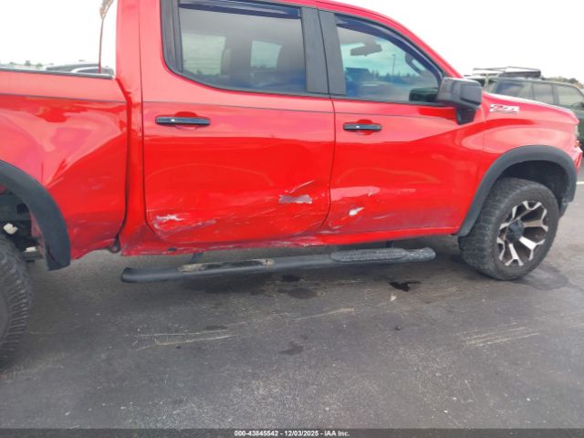 Chevrolet Silverado 1500 Lt Trail Boss Image 4