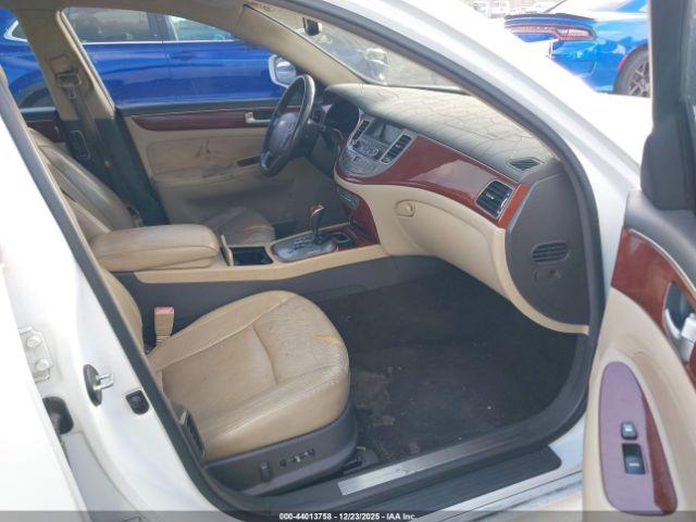 Hyundai Genesis 3.8 Image 11