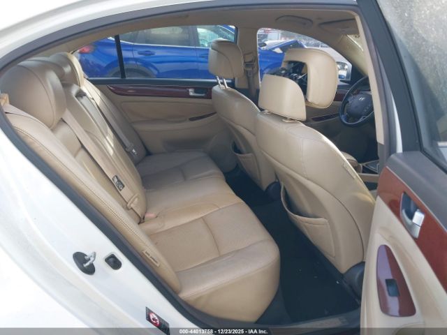 Hyundai Genesis 3.8 Image 16