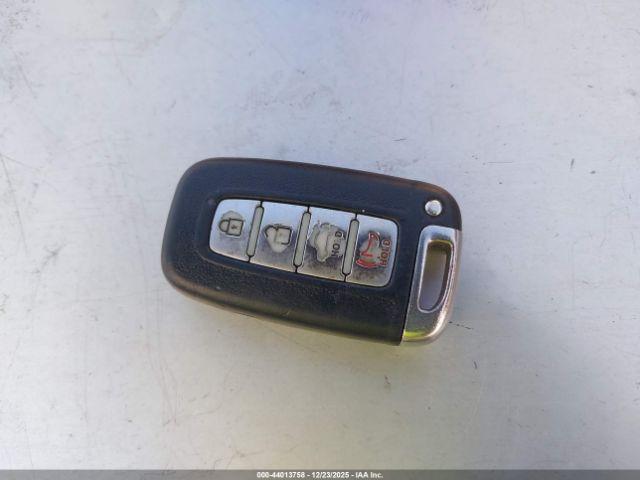 Hyundai Genesis 3.8 Image 2