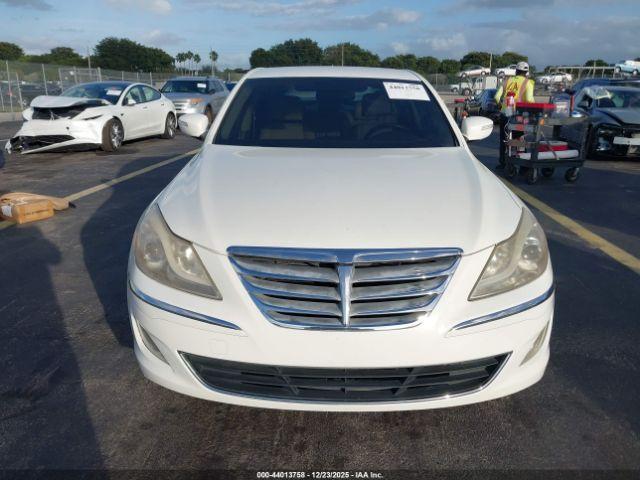 Hyundai Genesis 3.8 Image 5