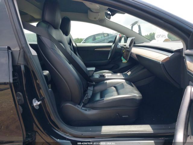 Tesla Model 3 Long Range Dual Motor All-wheel Drive Image 11