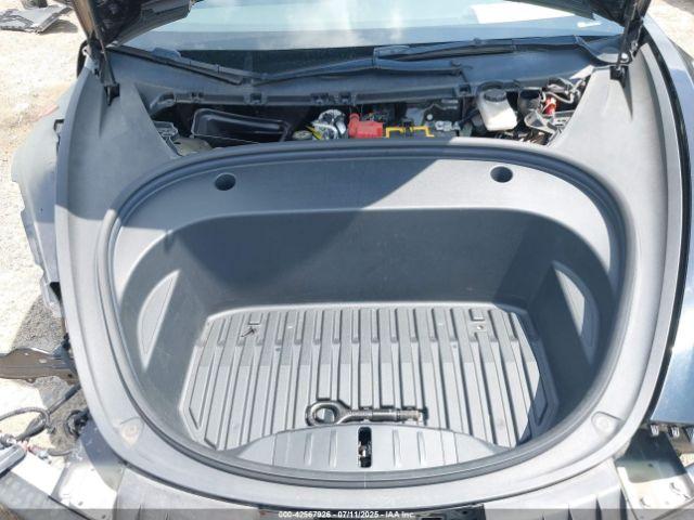 Tesla Model 3 Long Range Dual Motor All-wheel Drive Image 7