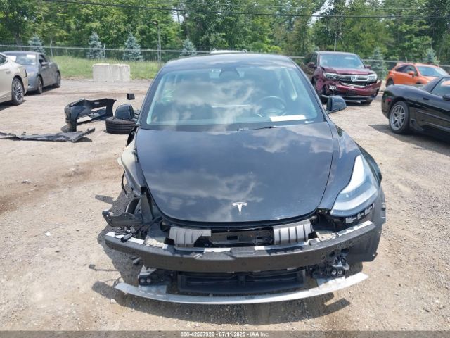 Tesla Model 3 Long Range Dual Motor All-wheel Drive Image 8