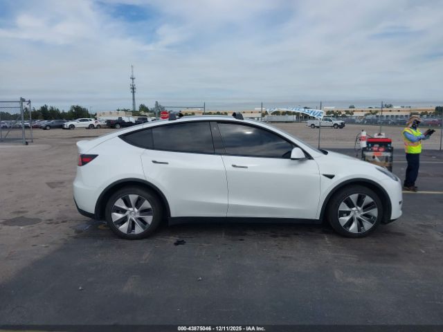 Tesla Model Y Long Range Dual Motor All-wheel Drive Image 10