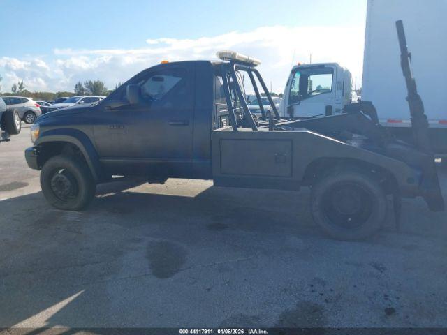 Dodge Ram 4500 Image 2