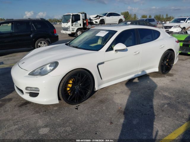Porsche Panamera 4 Image 3