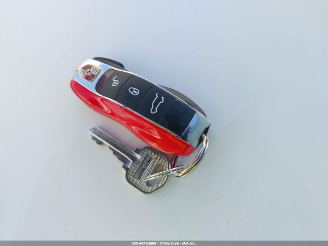 Porsche Panamera 4 Image 11