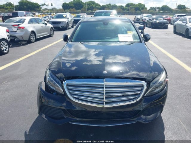 Mercedes-Benz C-Class Luxury 4matic Image 15