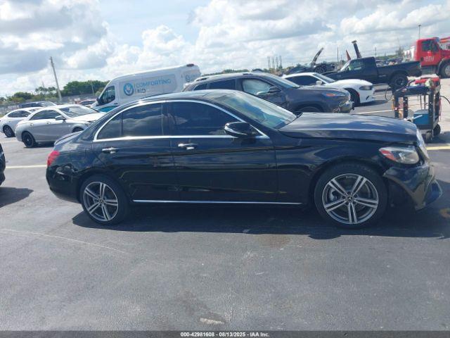 Mercedes-Benz C-Class Luxury 4matic Image 9