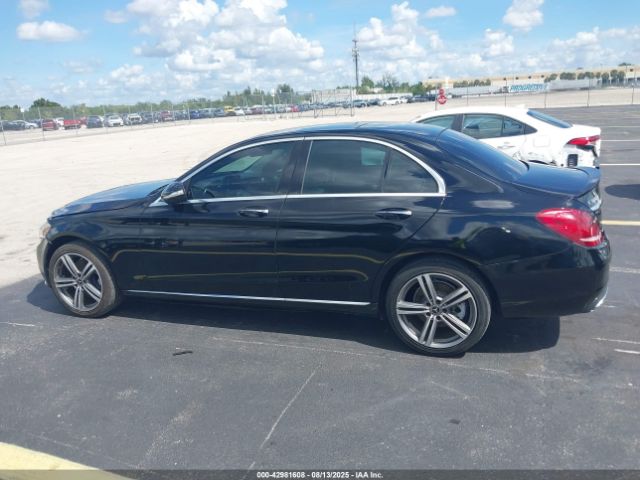 Mercedes-Benz C-Class Luxury 4matic Image 16