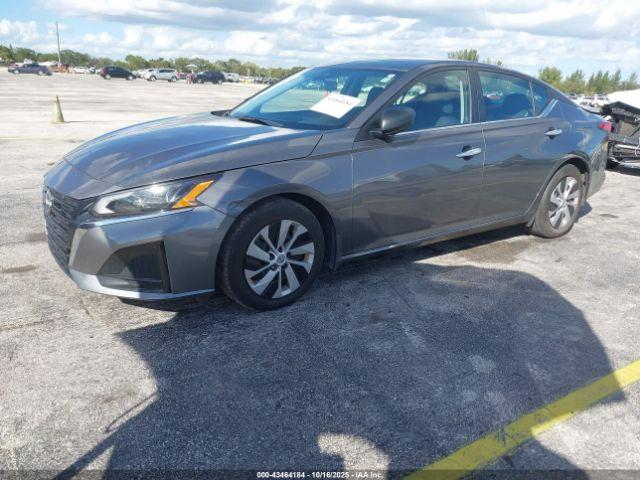 Nissan Altima S Fwd Image 3