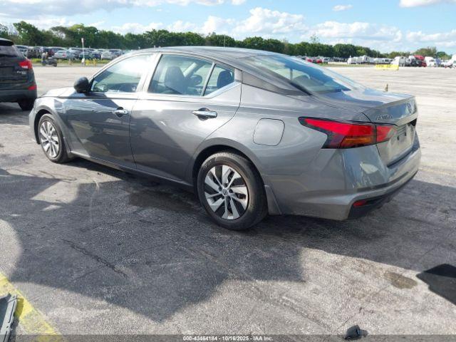 Nissan Altima S Fwd Image 2