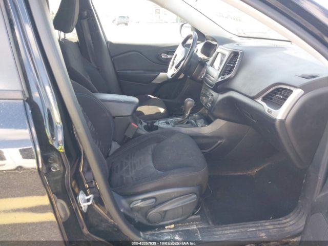 Jeep Cherokee Upland 4x4 Image 8