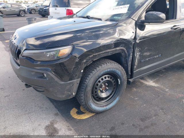 Jeep Cherokee Upland 4x4 Image 4